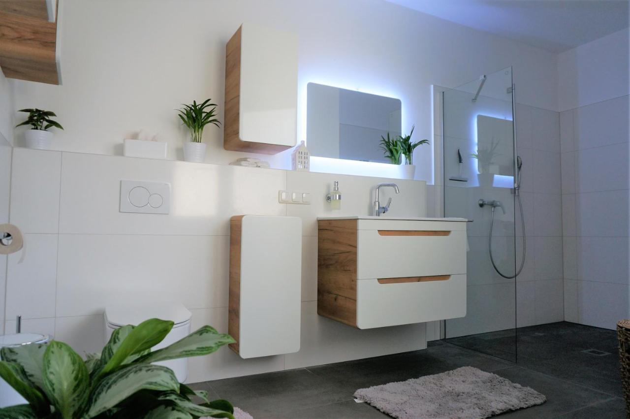 Mein Apartment, Stars Mit Balkon Und Klima Fuer Bis Zu 4 Personen Frankenthal  Bagian luar foto