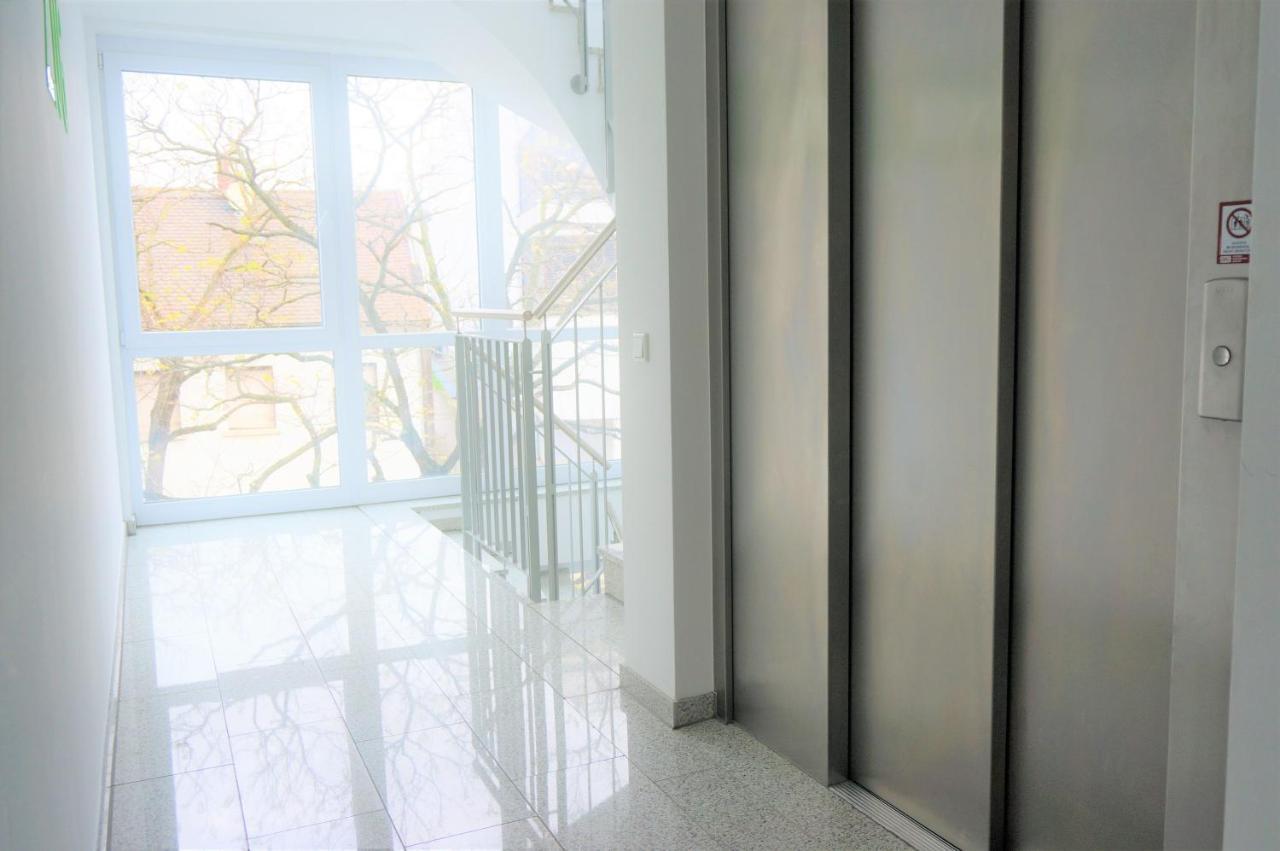 Mein Apartment, Stars Mit Balkon Und Klima Fuer Bis Zu 4 Personen Frankenthal  Bagian luar foto