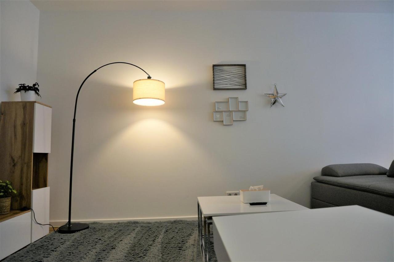 Mein Apartment, Stars Mit Balkon Und Klima Fuer Bis Zu 4 Personen Frankenthal  Bagian luar foto