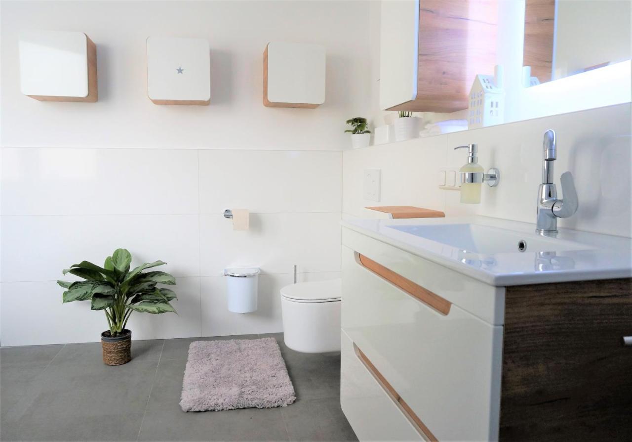Mein Apartment, Stars Mit Balkon Und Klima Fuer Bis Zu 4 Personen Frankenthal  Bagian luar foto